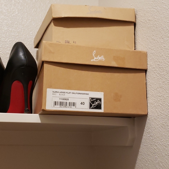 Loubutin - Picture 3 of 7